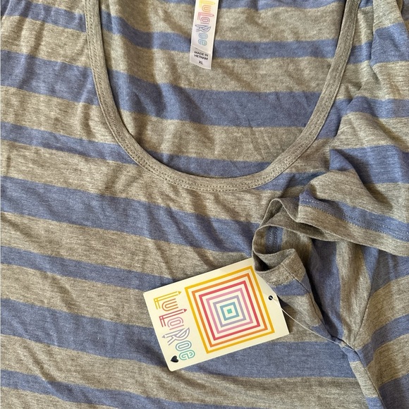 LuLaRoe Women’s XL Gray Blue Stripe Scoop Neck Swing Tunic Top NWT - Picture 2 of 5